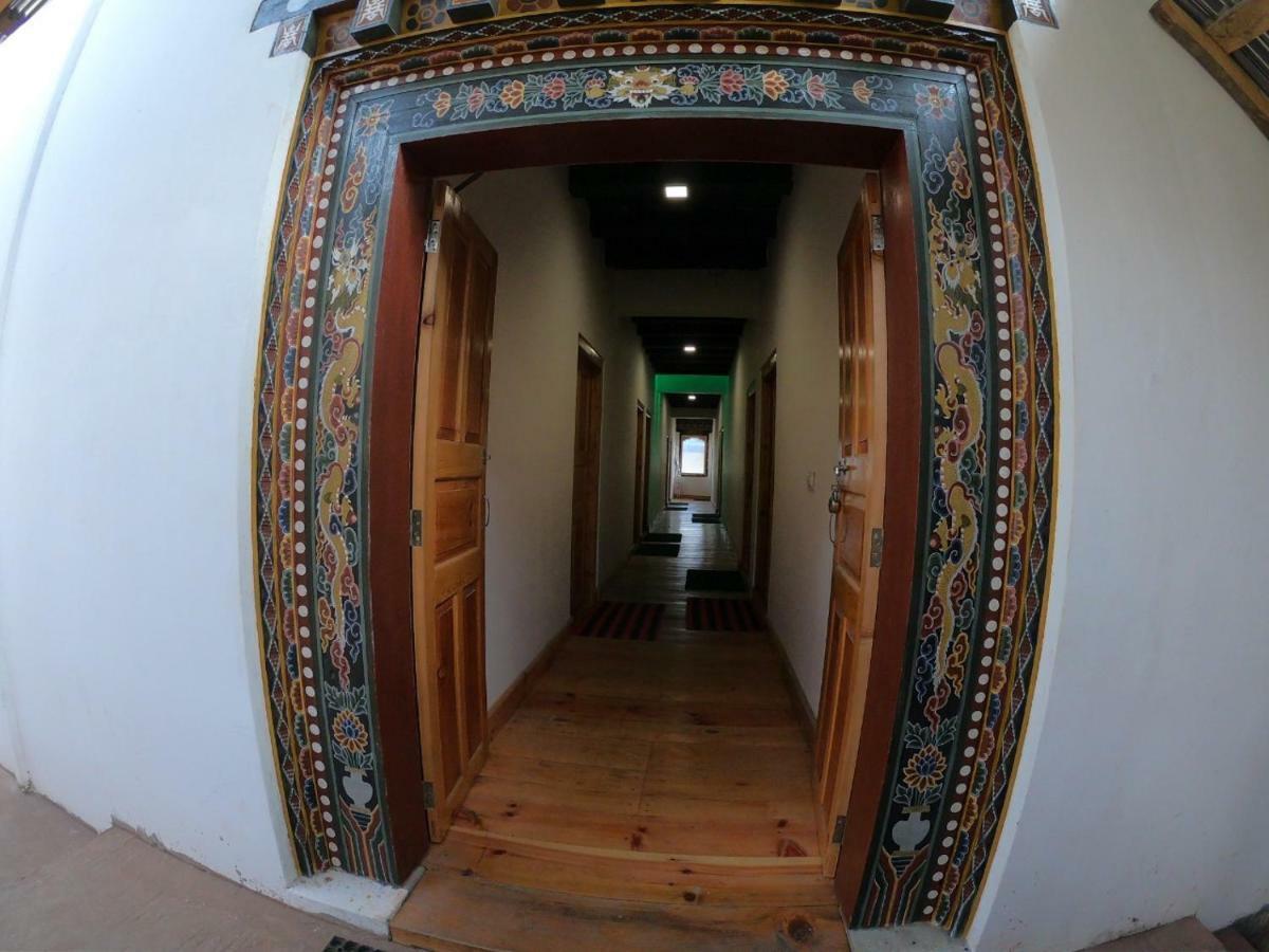 Odiyana Hotel Gangtey Gonpa Екстериор снимка